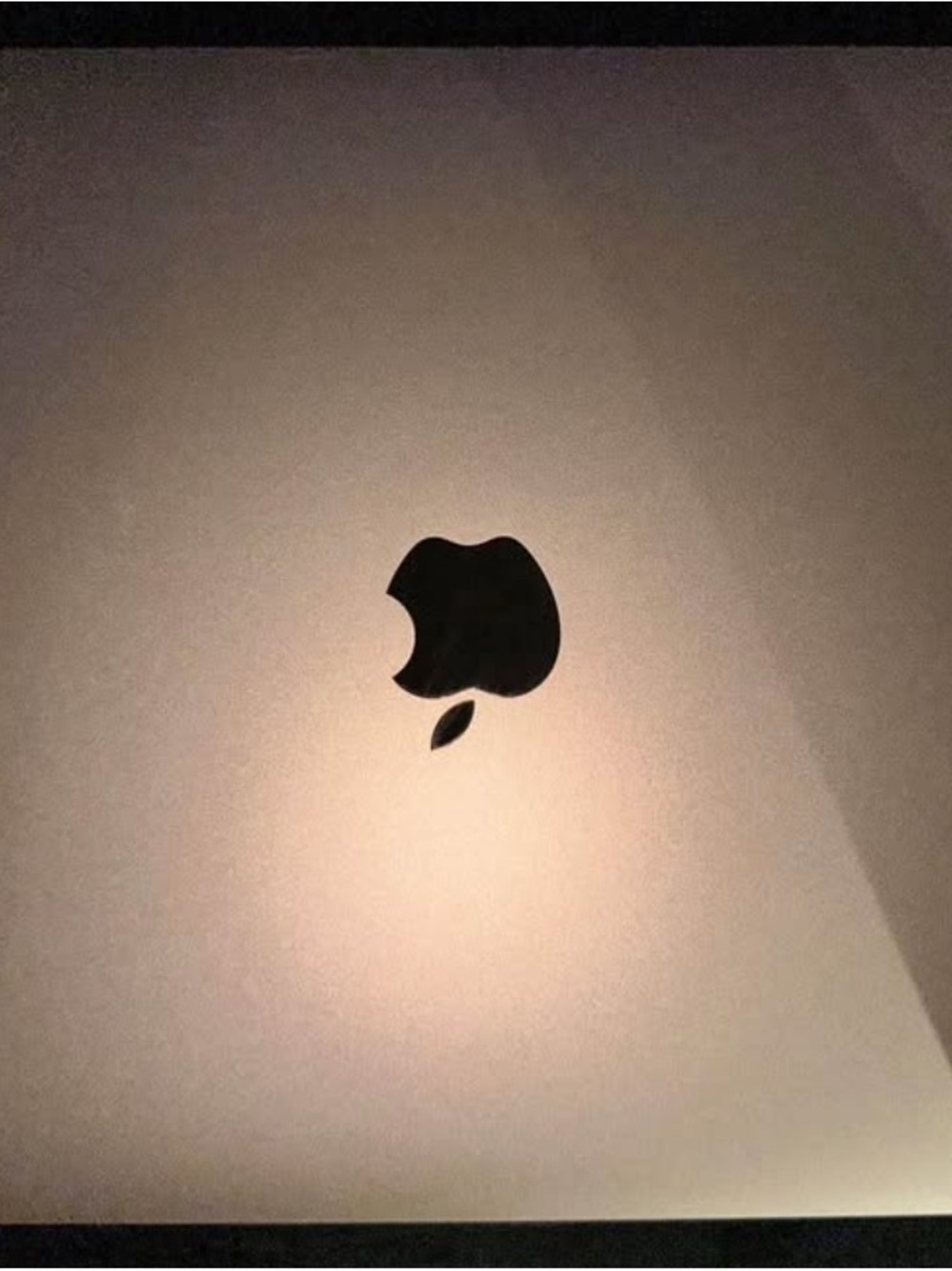 Apple MacBook Air M1 2020 - Gold Like New - Picture 3 of 7